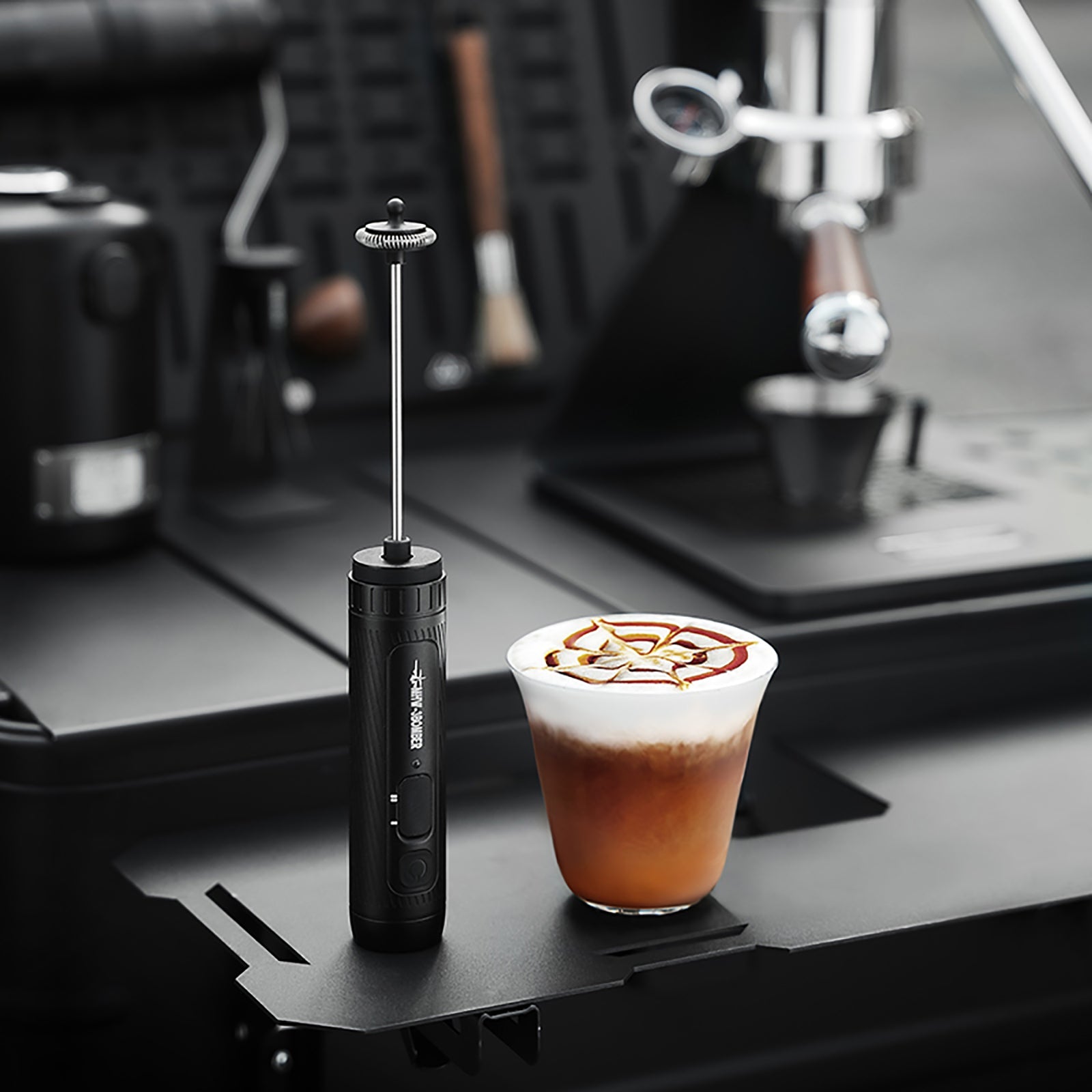 MHW-3BOMBER MAGICIAN ELECTRIC MILK FROTHER BLACK